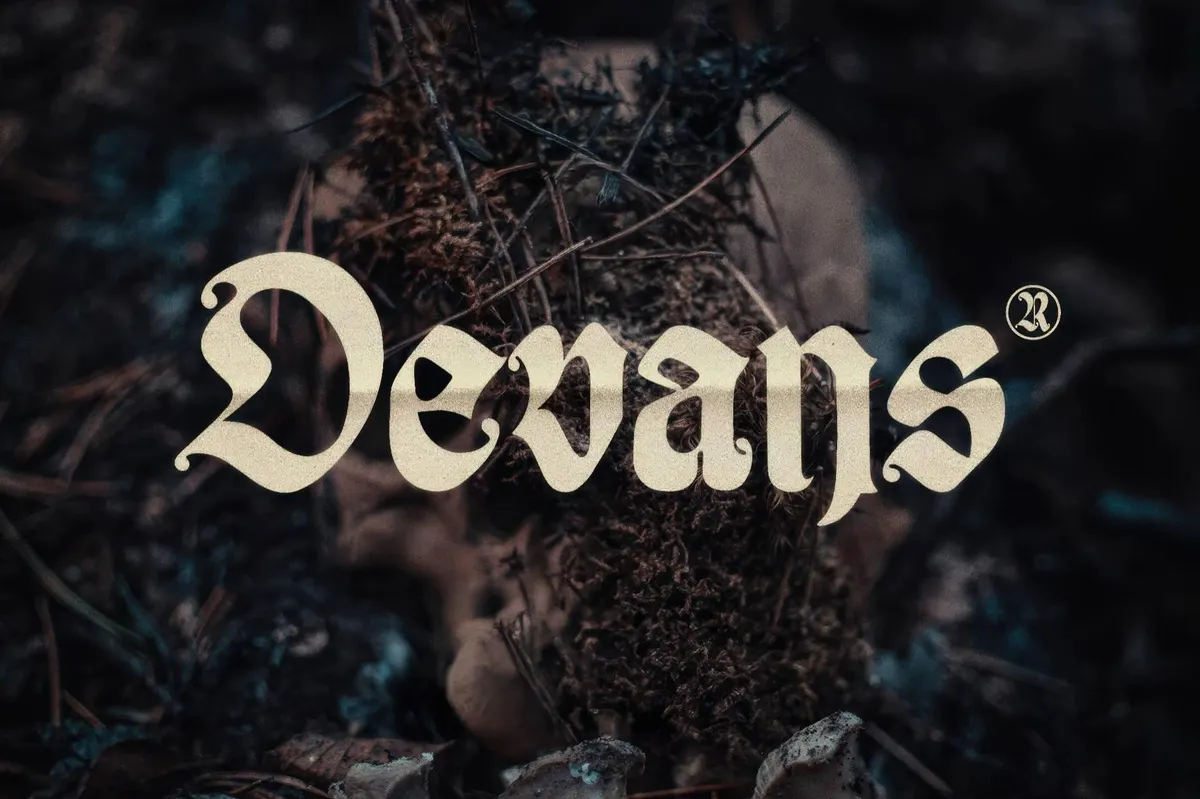 Devans — Handrawn Blackletter Font