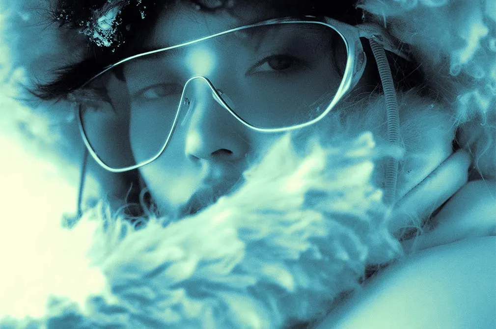 Frozen Y2K Photo Effect