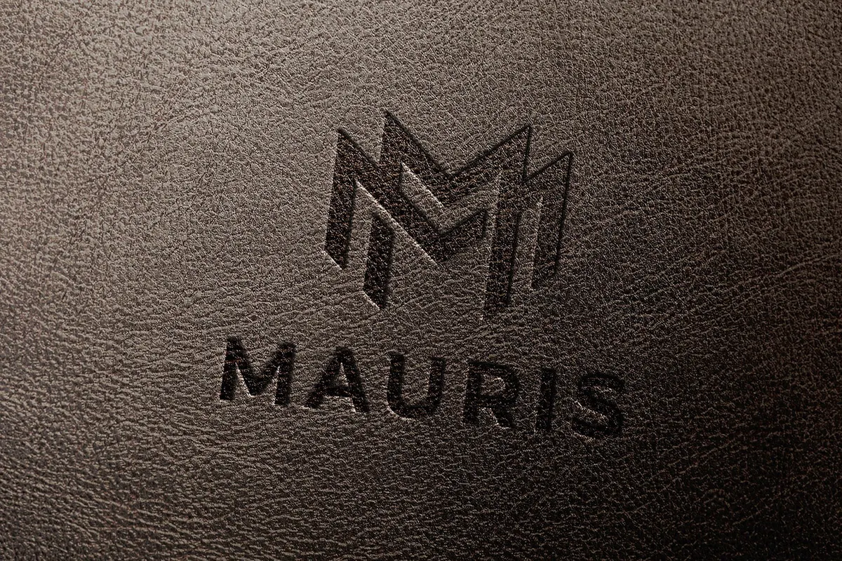Pomp: 30 Logo Mockup Scenes