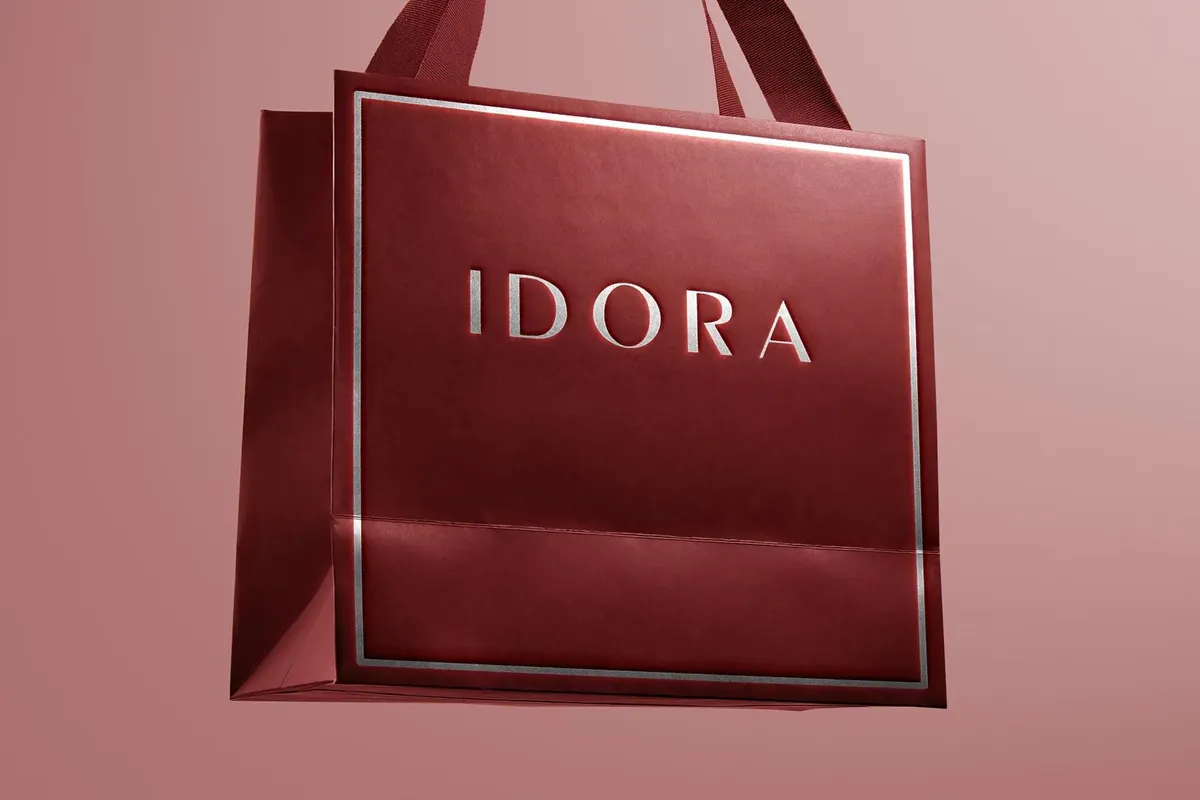 Minimalist Gift Bag Mockup
