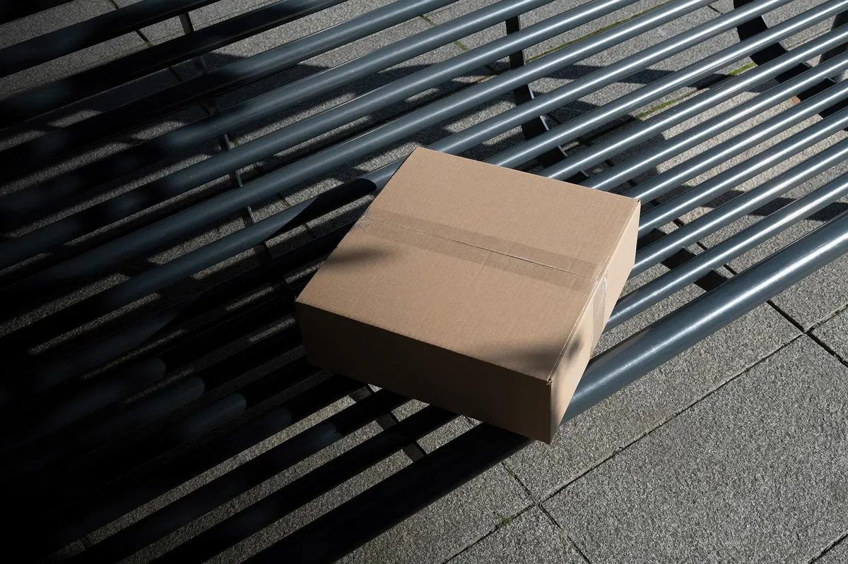 RAW Parcel Box Mockup