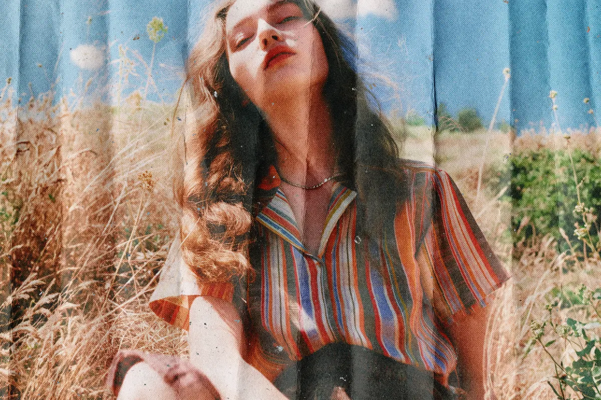 Folded Poster Photo Effect