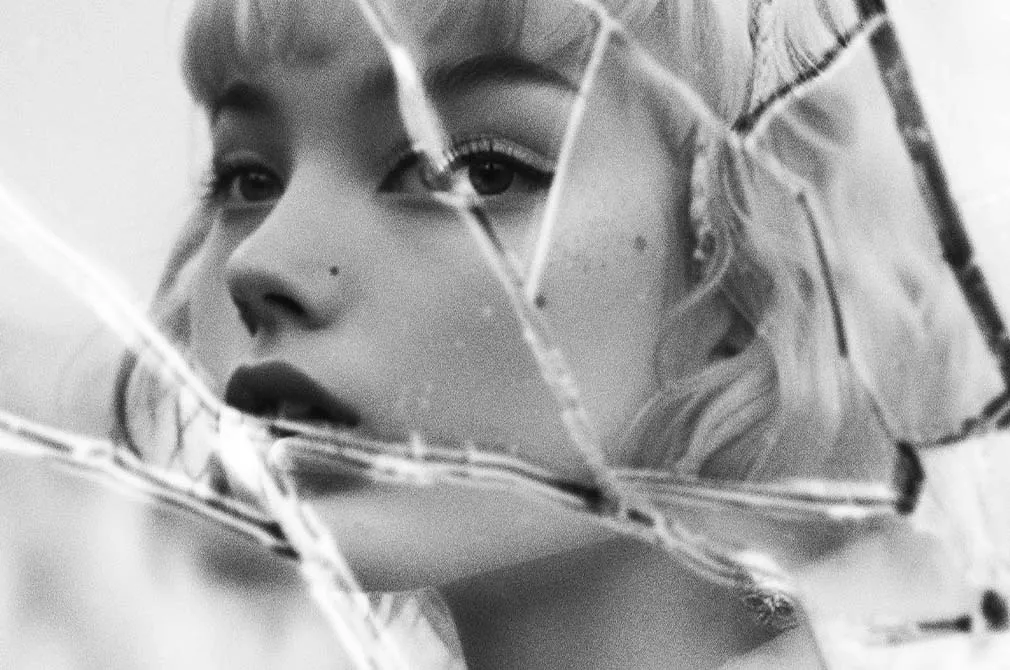 Fractured Mirror Photo Effect Vol.1