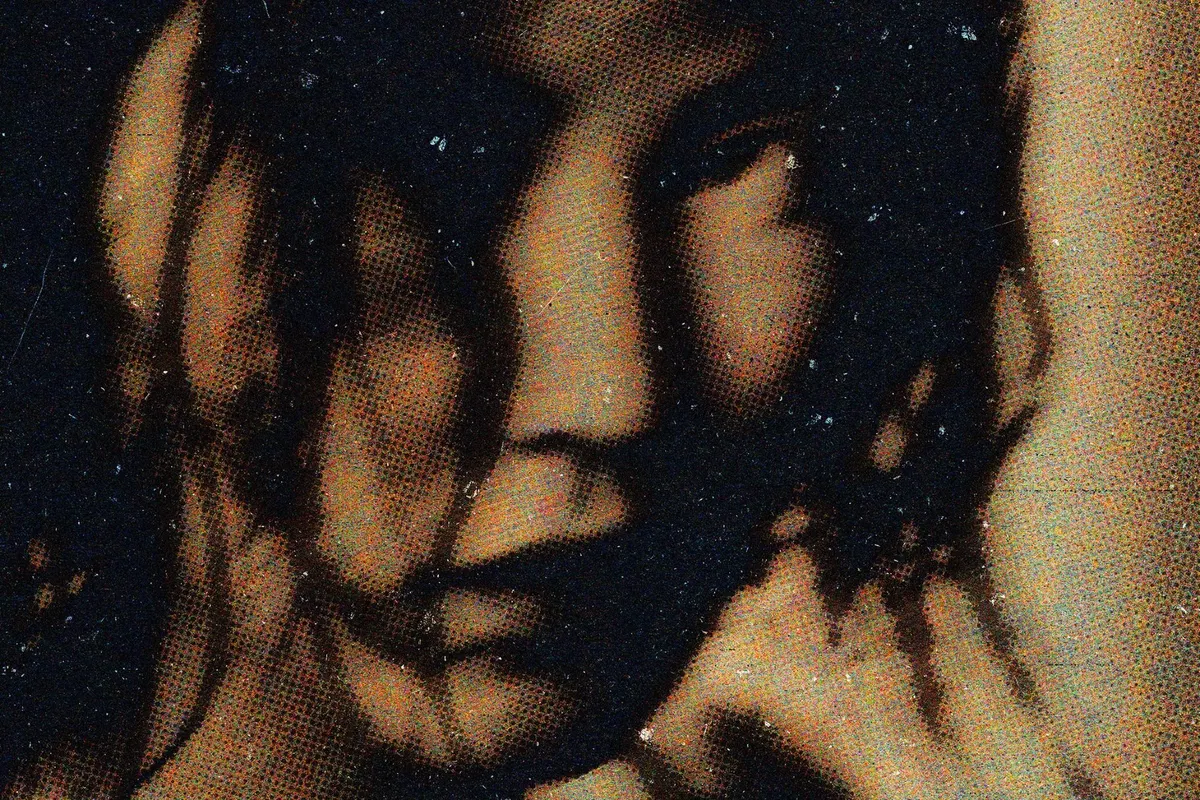 Monochrome Halftone Photo Effect