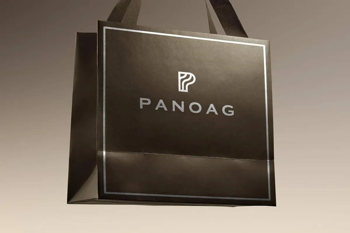 Minimalist Gift Bag Mockup
