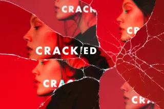 Cracked Glass Photo Effect