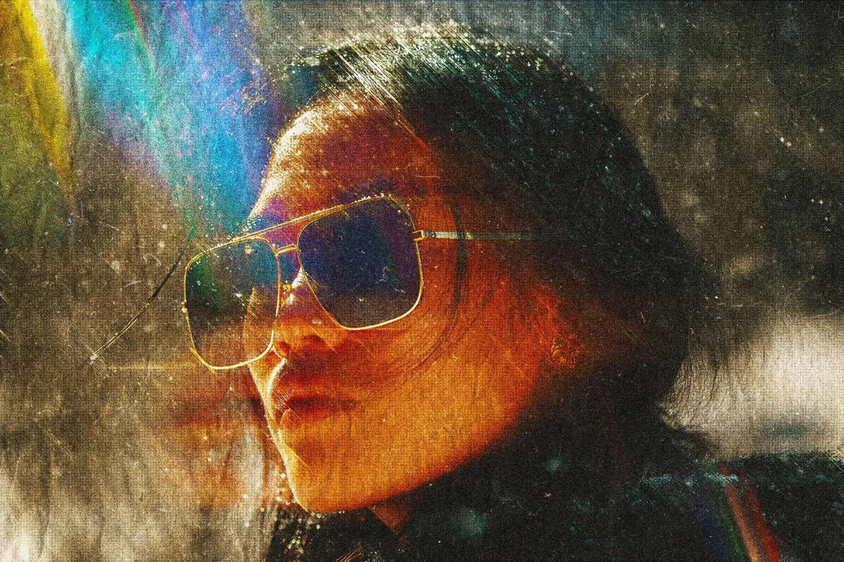 Old Aura Leak Photo Effect