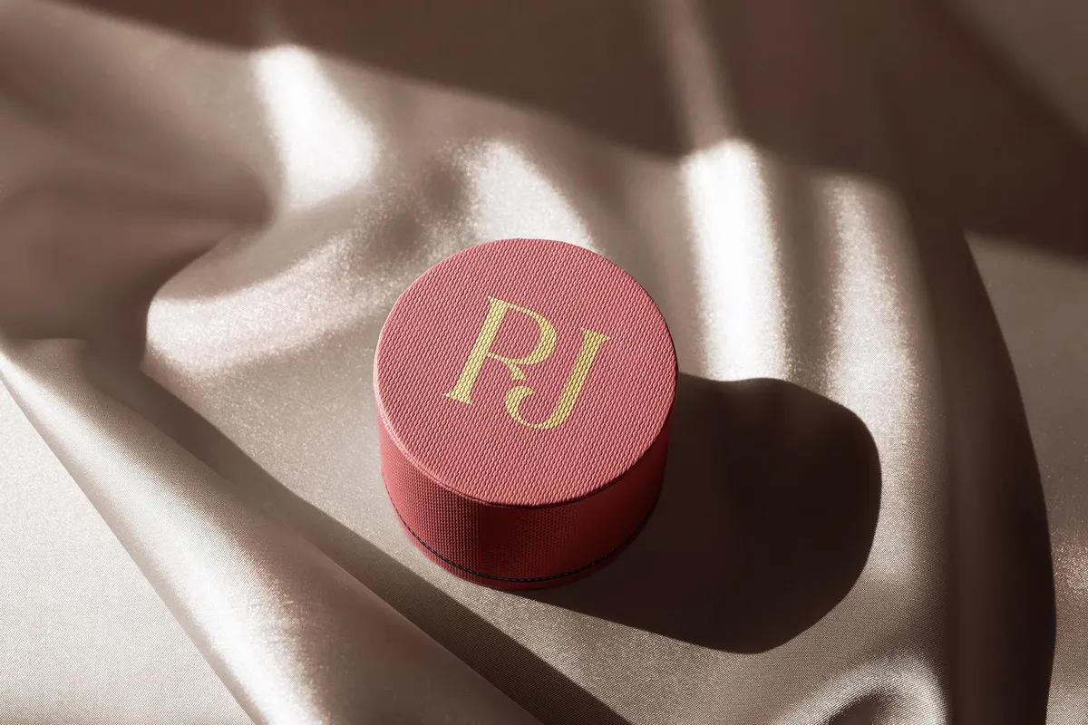 Round Jewelry Box Mockup