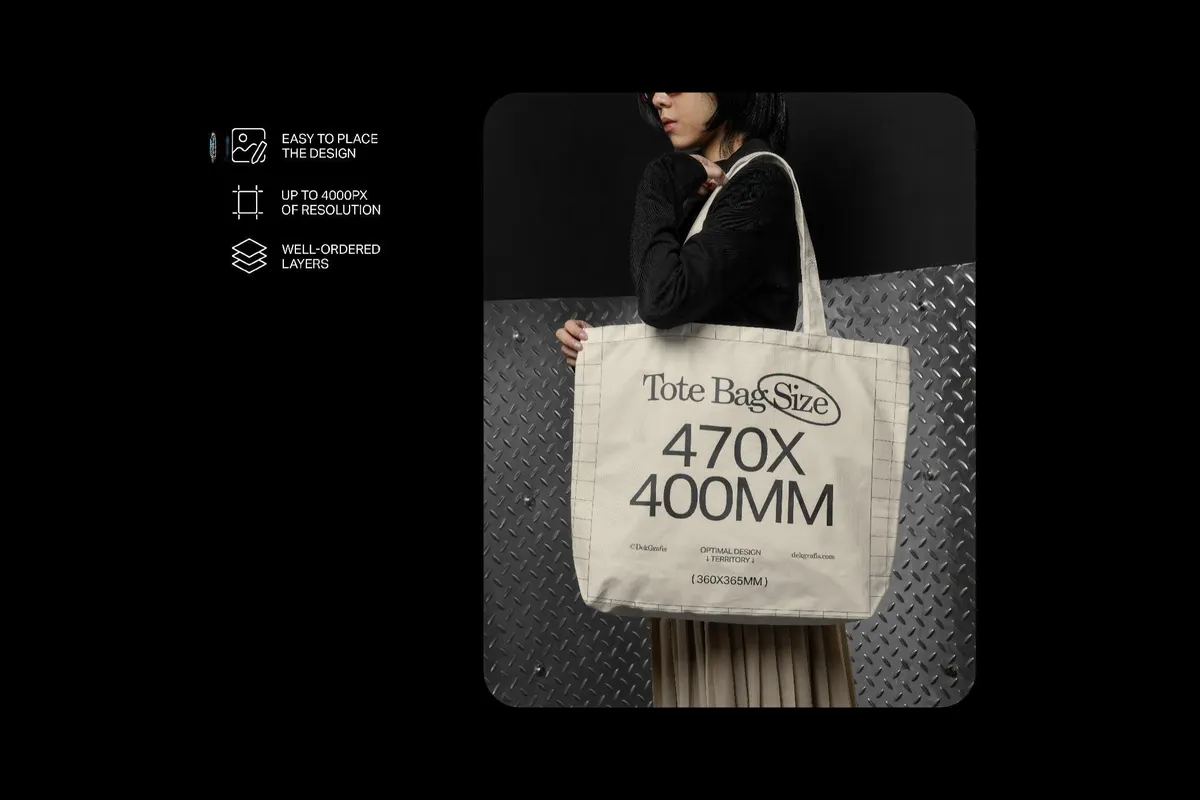 Woman Cotton Tote Bag Mockup