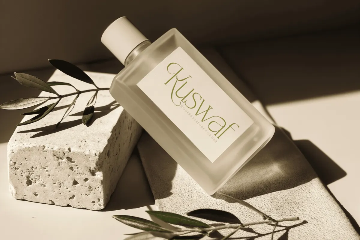 KLENSIG MOCKURA — Elegant Luxury Serif Font
