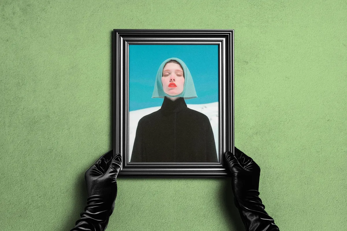 Luxurious Frame Mockup