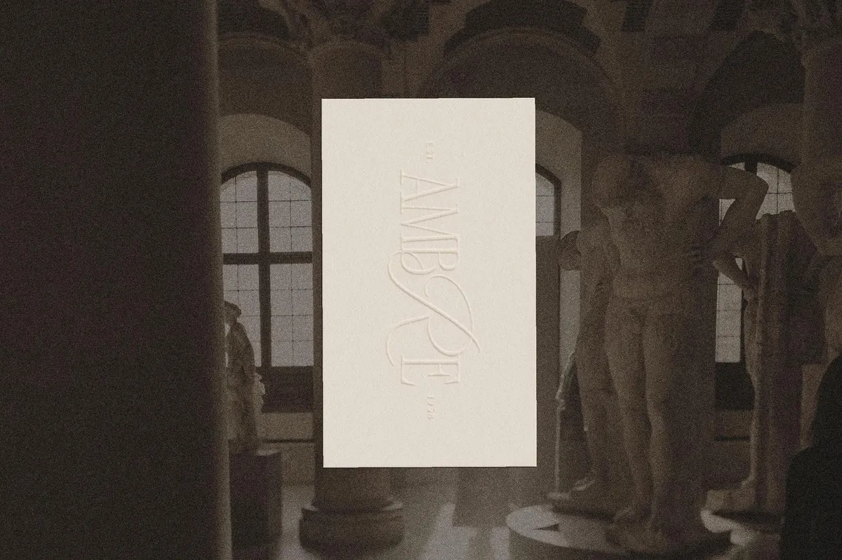 Alizee — Classy Hybrid Serif