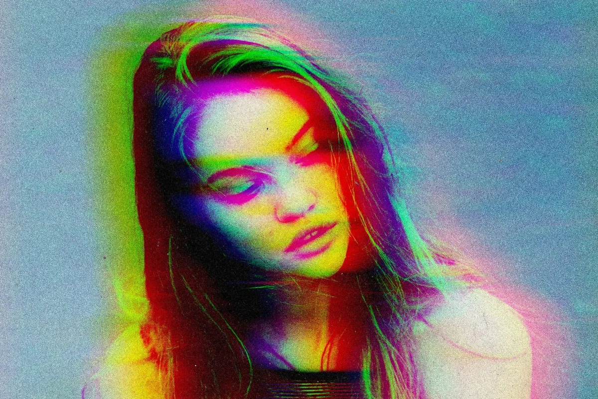 Glitch Blur Photo Effect for Posters