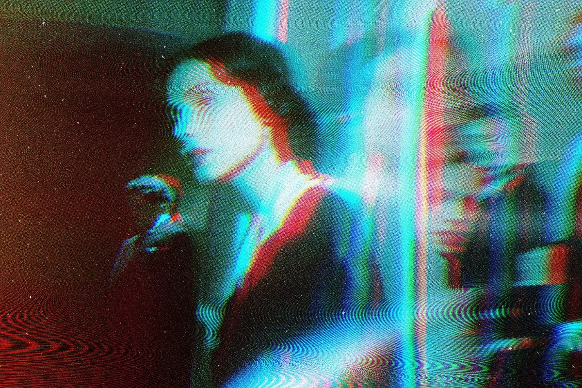 VHS Glitch Art Photo Effect