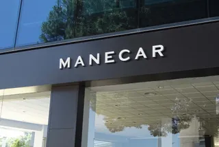 Facade Logo Mockup