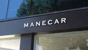 Facade Logo Mockup