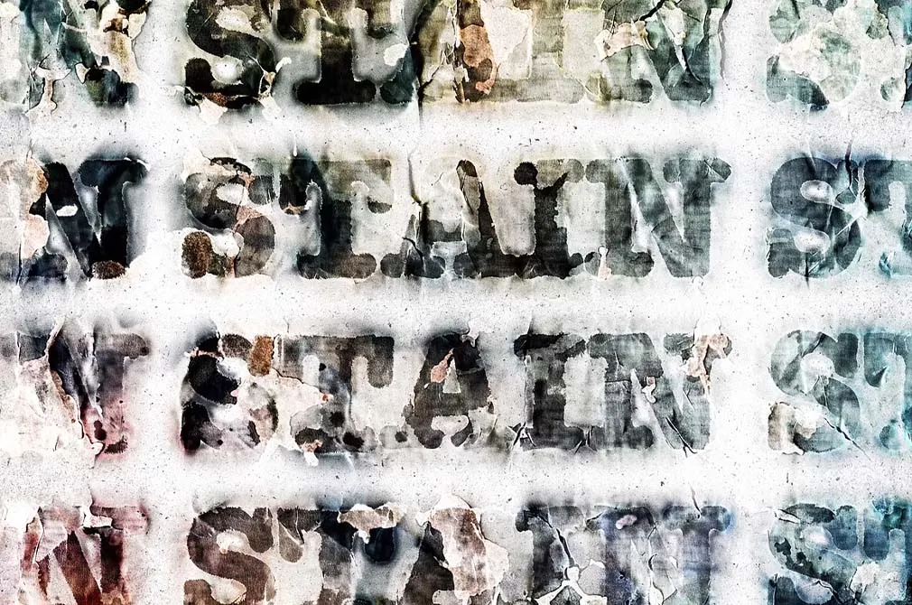 Grunge Distortion Text & Logo Mockup