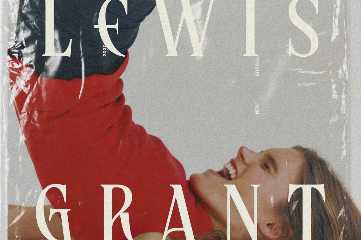 Resquel - Elegant Editorial Serif Font