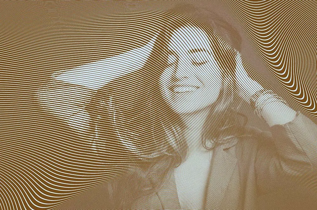 Wavy Lines Photo Effect