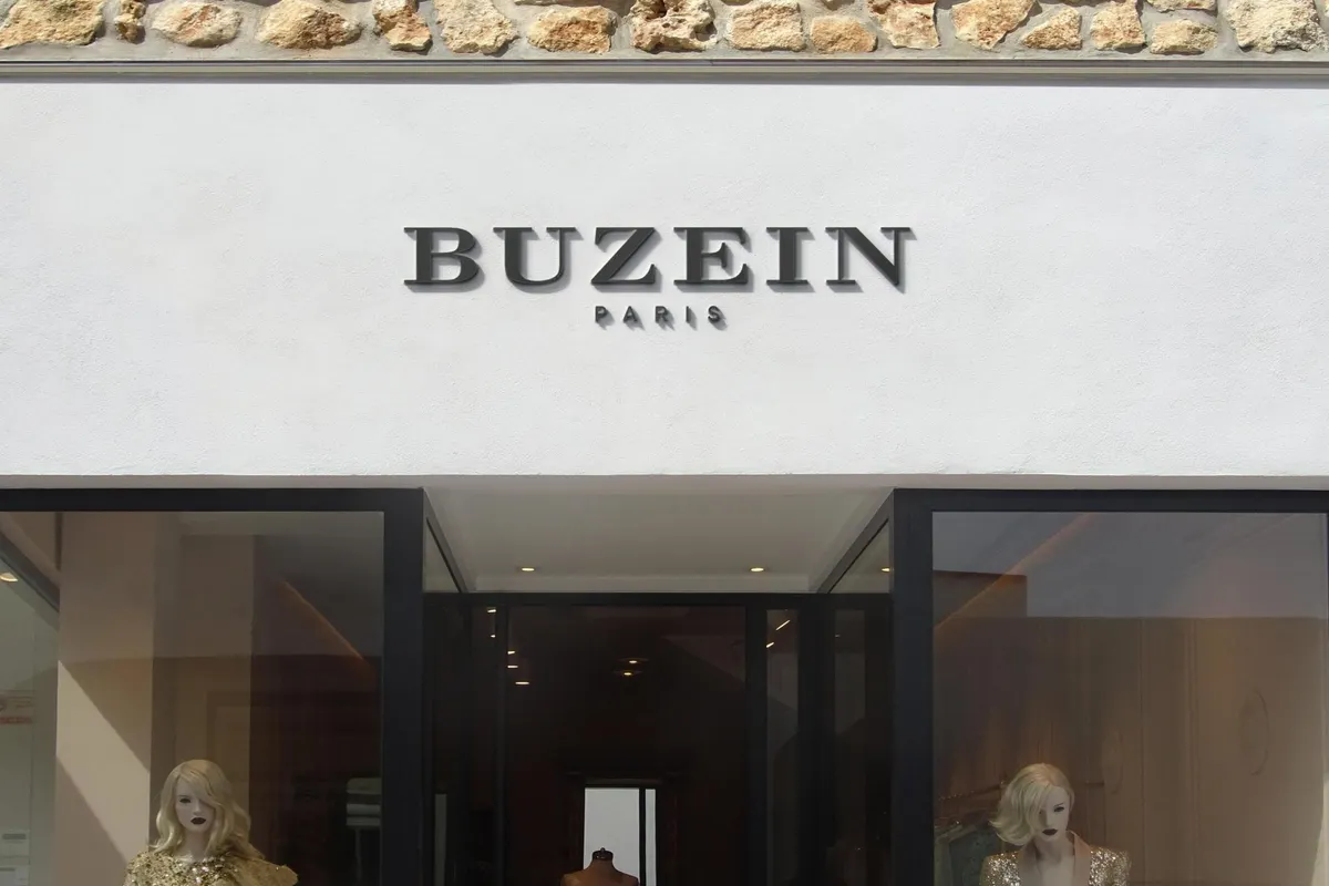 Minimal Stucco Shopfront Sign Mockup