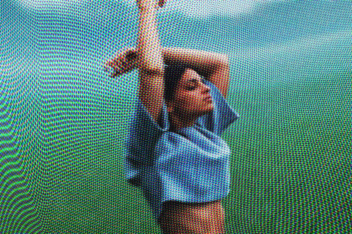 Screen Poster Photo Effect