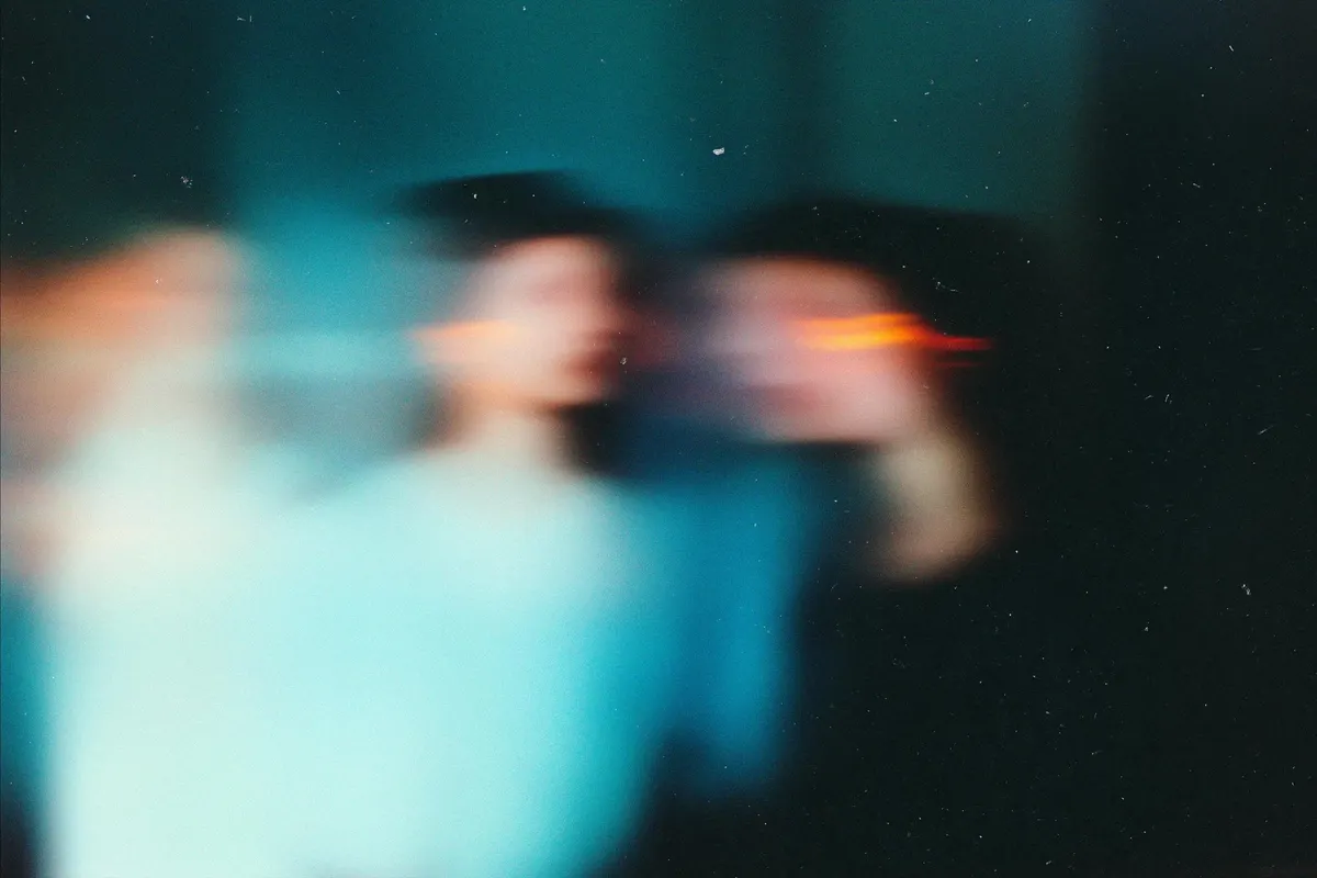Defocused Silhouettes: Texture Backgrounds