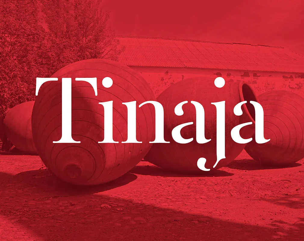Botera Stencil Font