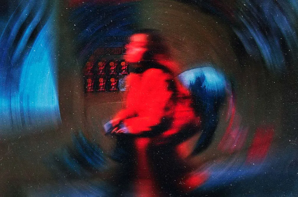 Spinning Blurred Photo Effect