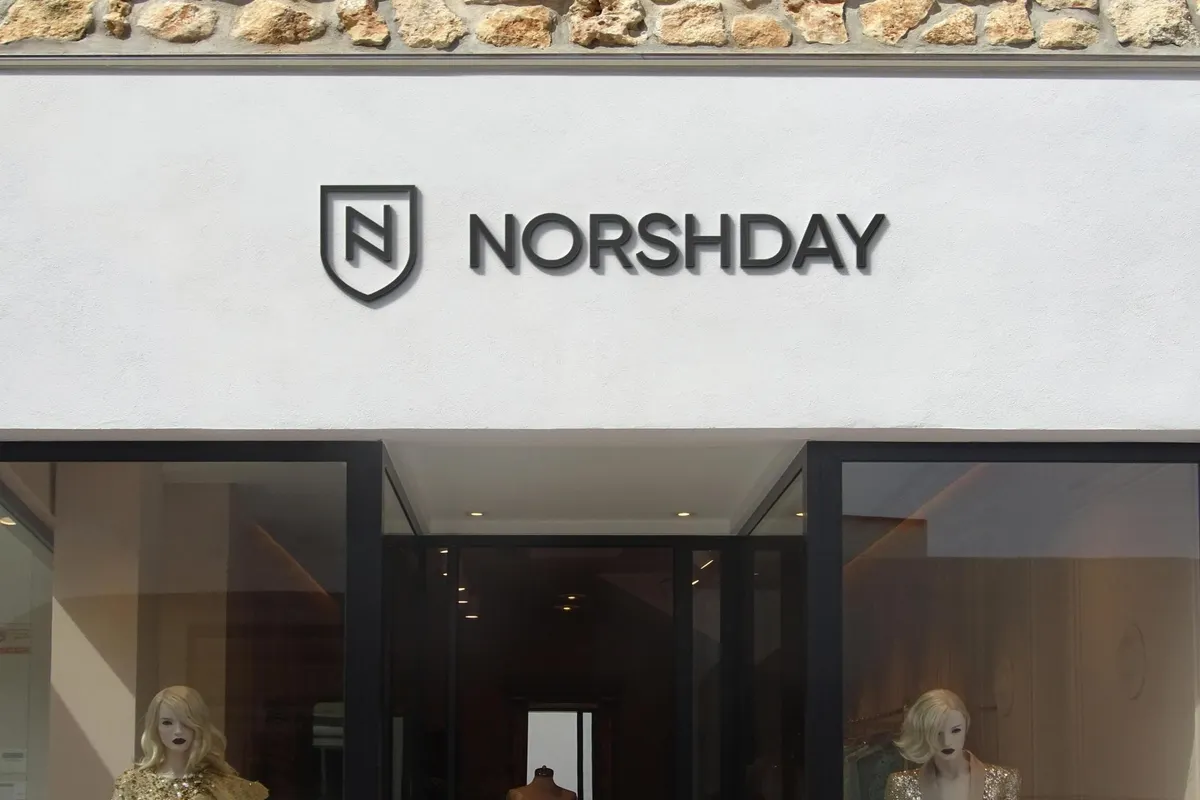 Minimal Stucco Shopfront Sign Mockup