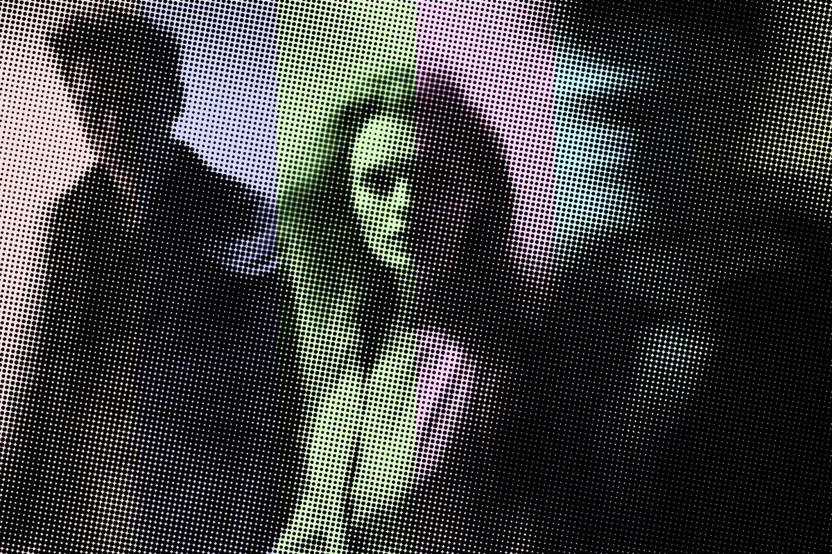 Dot Halftone Photo Effect