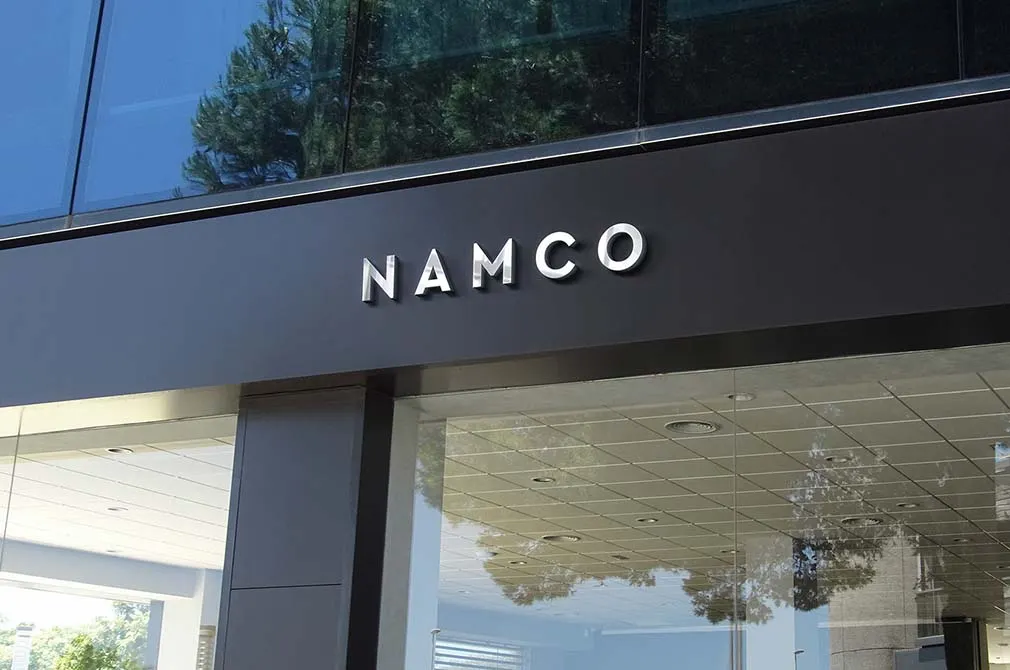 Facade Logo Mockup