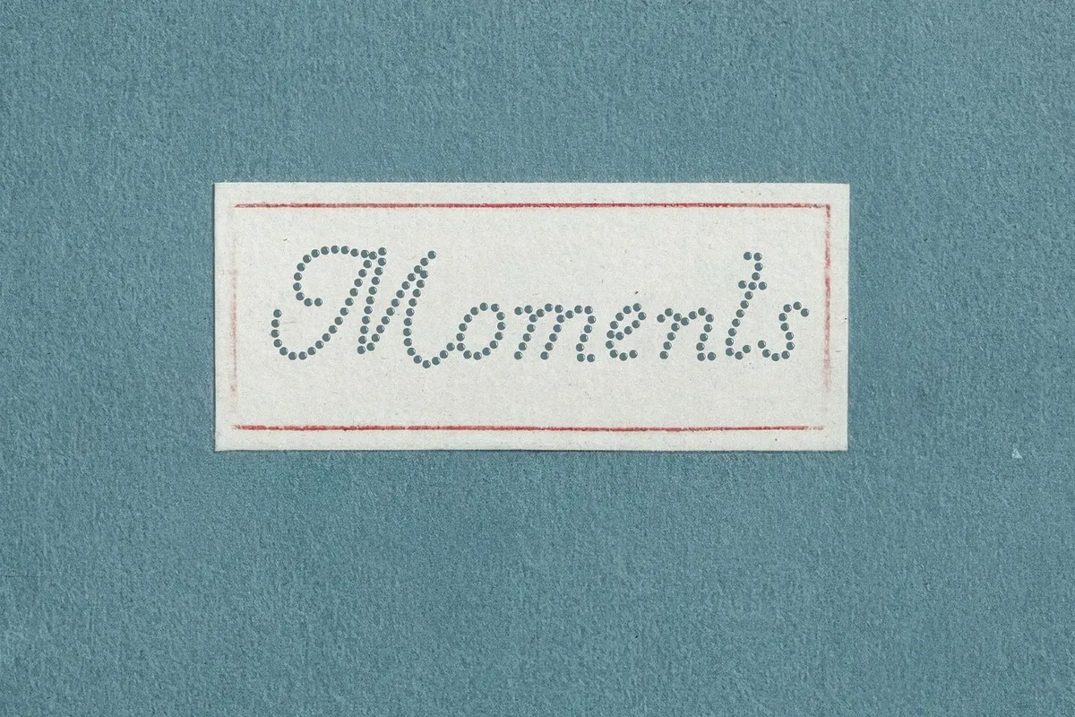Shiny Affair — Romantic Dots Font